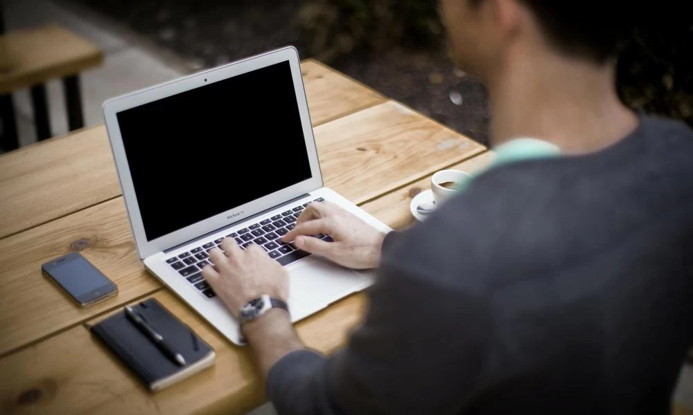 Πέντε τρόποι για να "τρέξει" πιο γρήγορα το laptop σου